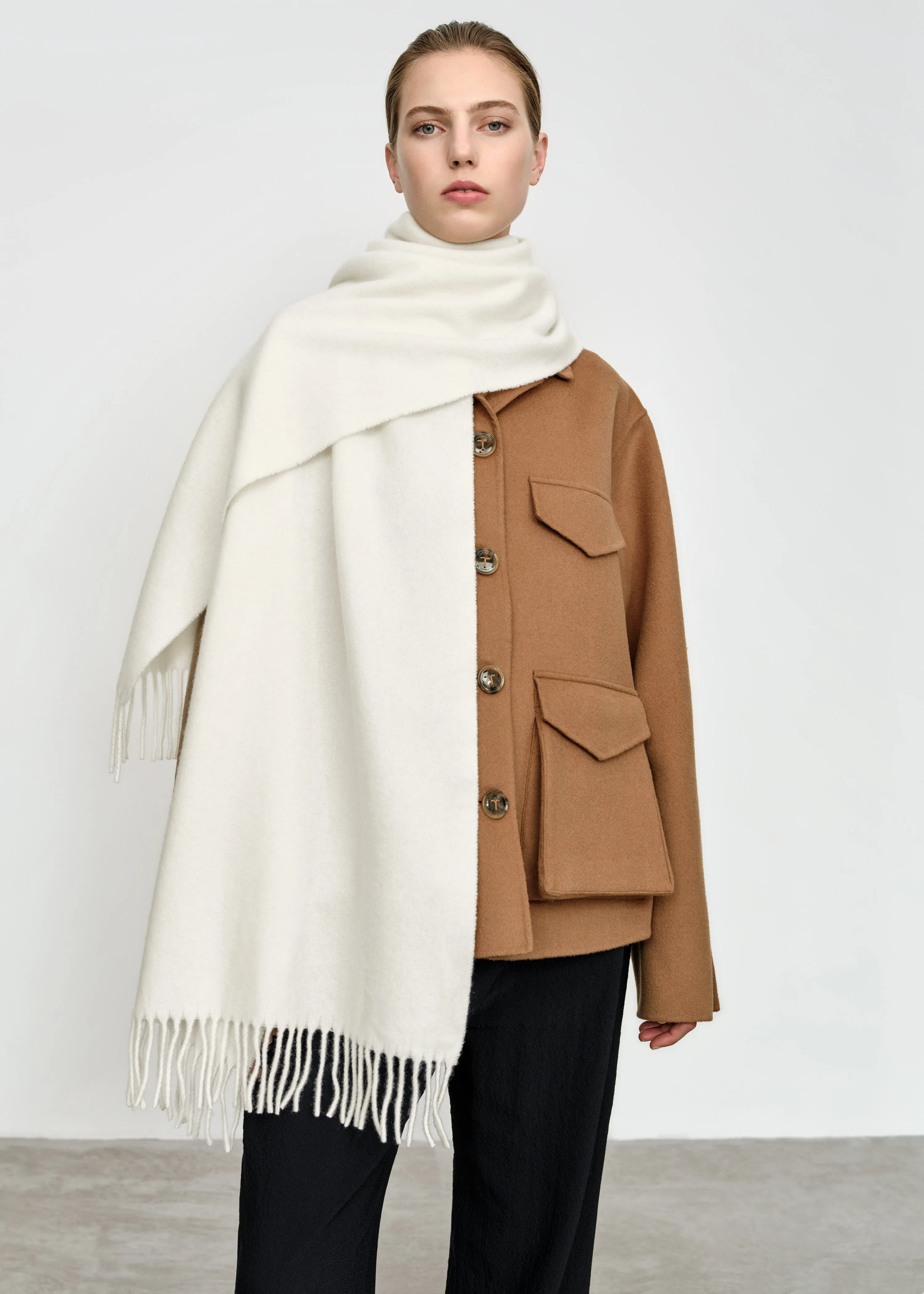 Classic wool scarf crème