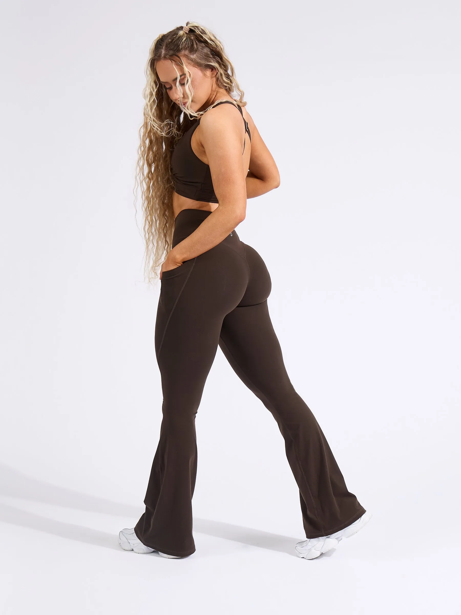 Contour Pocket Flare Legging - Cold Brew