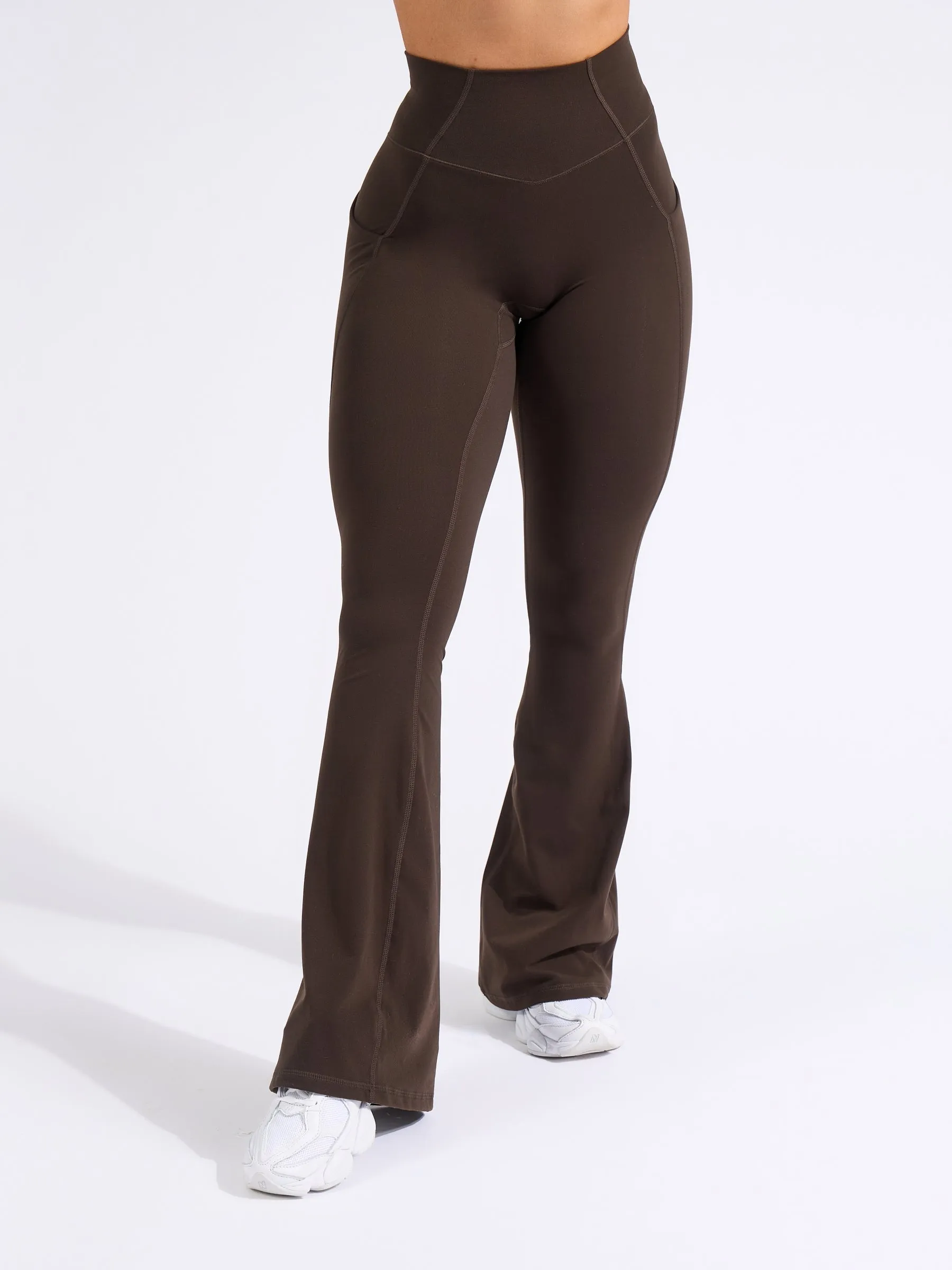 Contour Pocket Flare Legging - Cold Brew