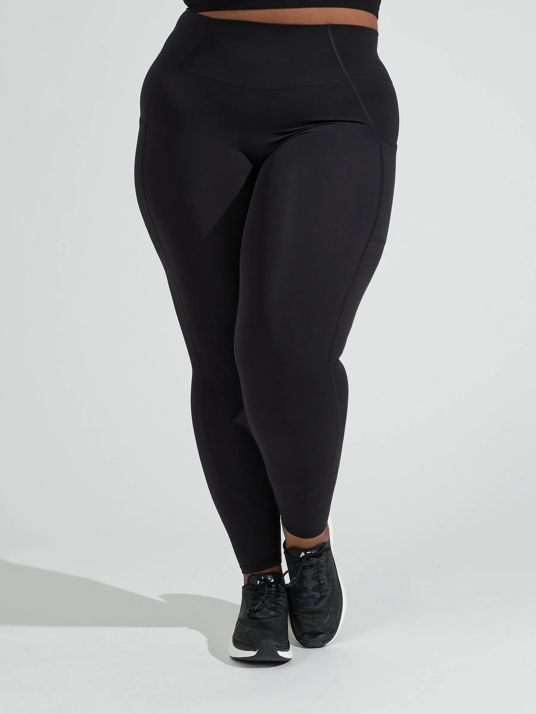 Contour Pocket Legging - Onyx Black