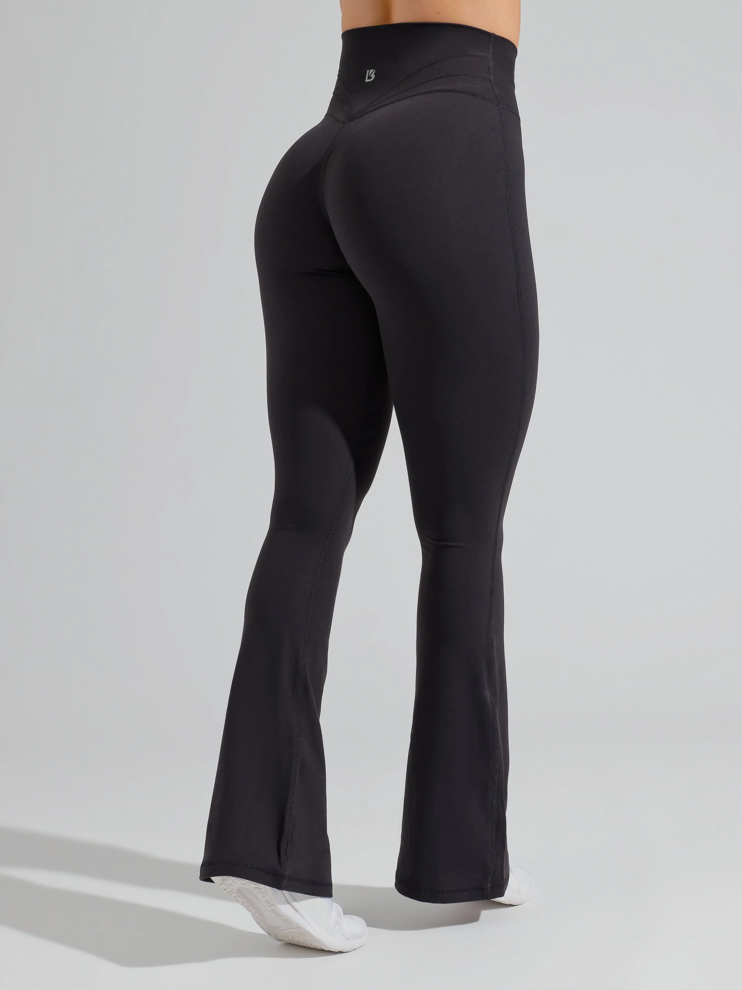 Foxy Flare Legging - Onyx Black