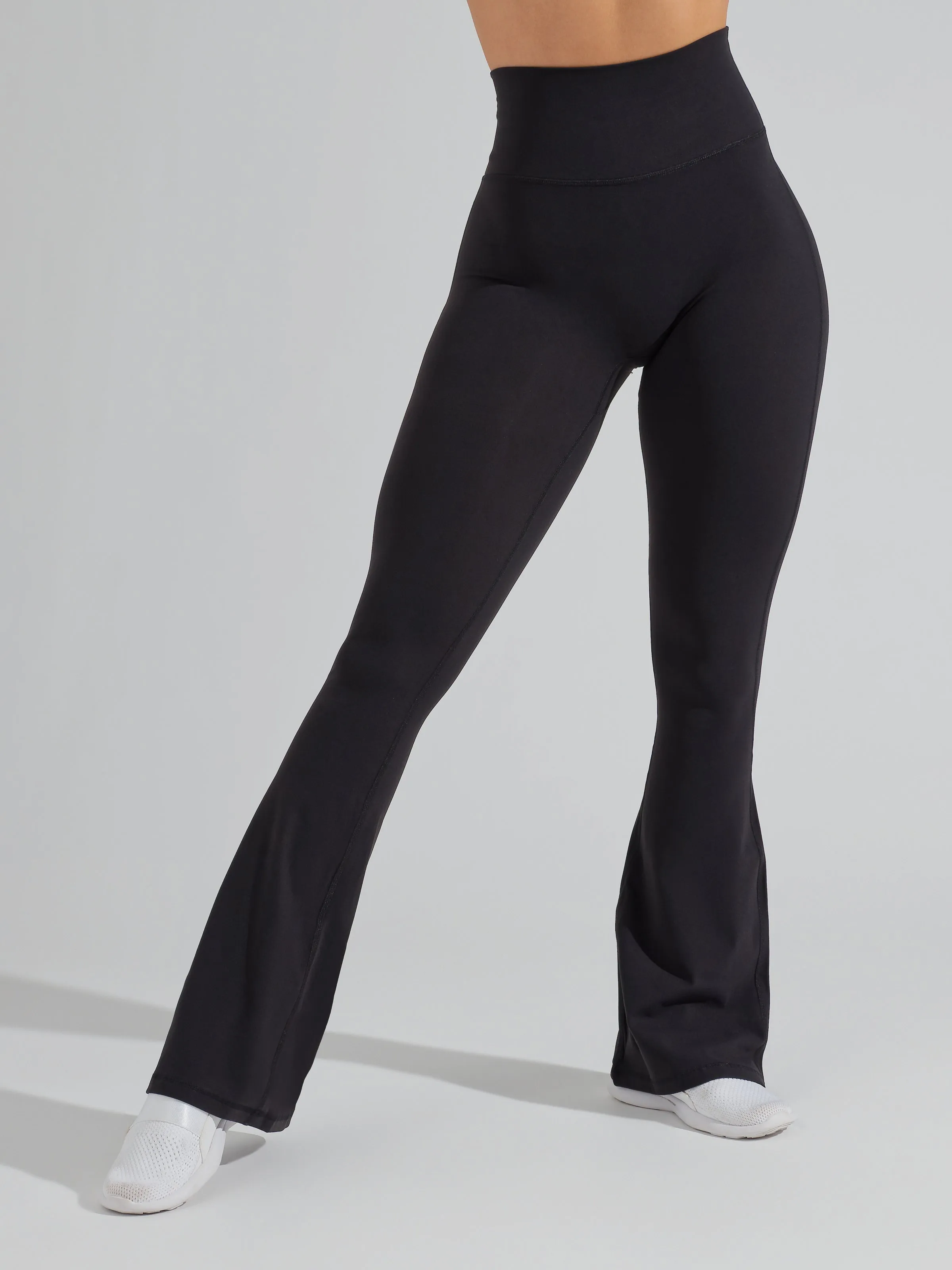 Foxy Flare Legging - Onyx Black