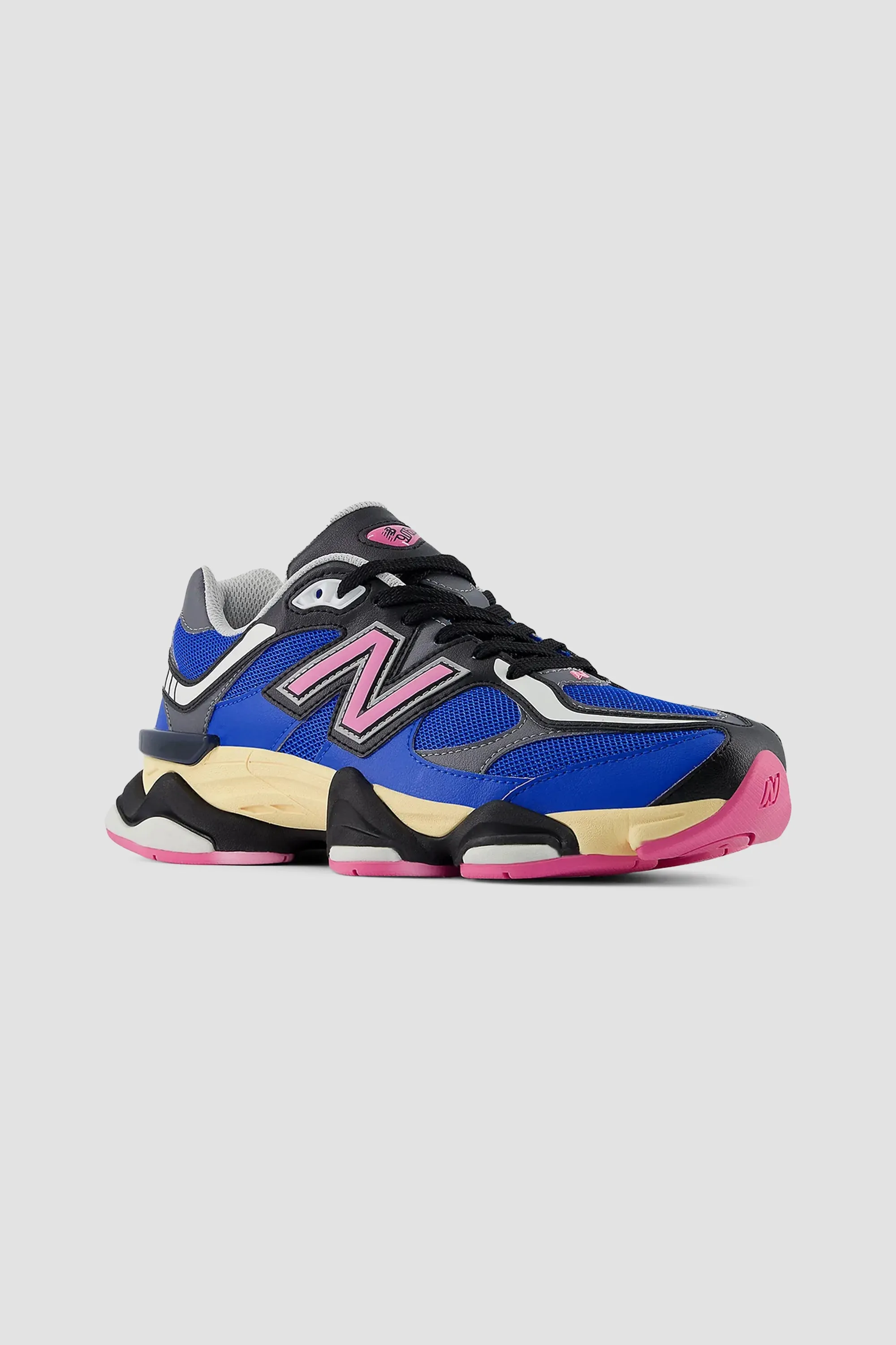 New Balance Unisex 9060 Sneaker in Blue Oasis/Real Pink