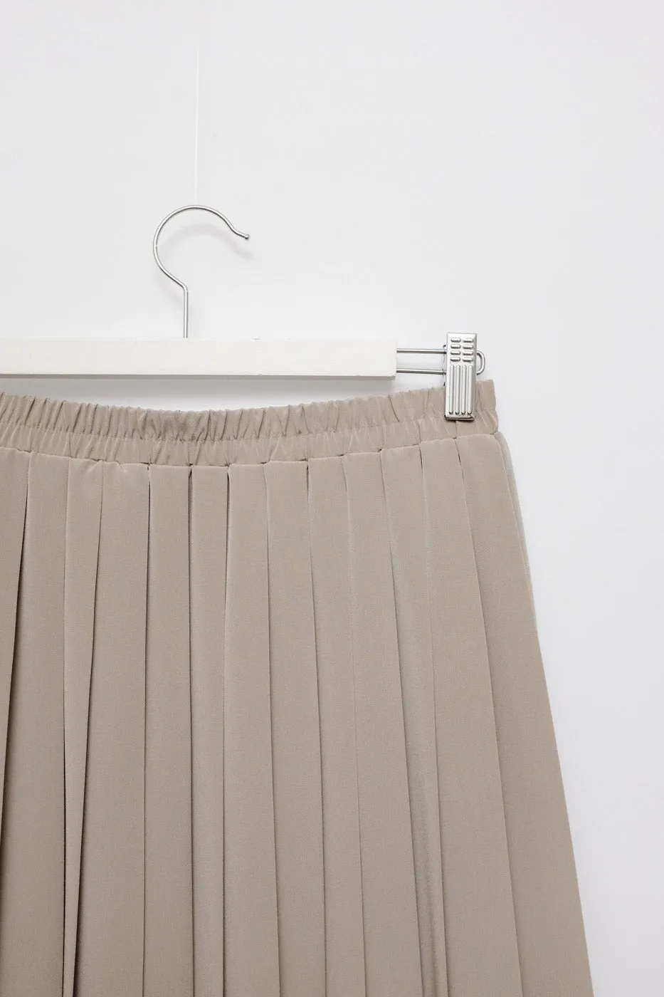 PLEATED BEIGE MIDI SKIRT