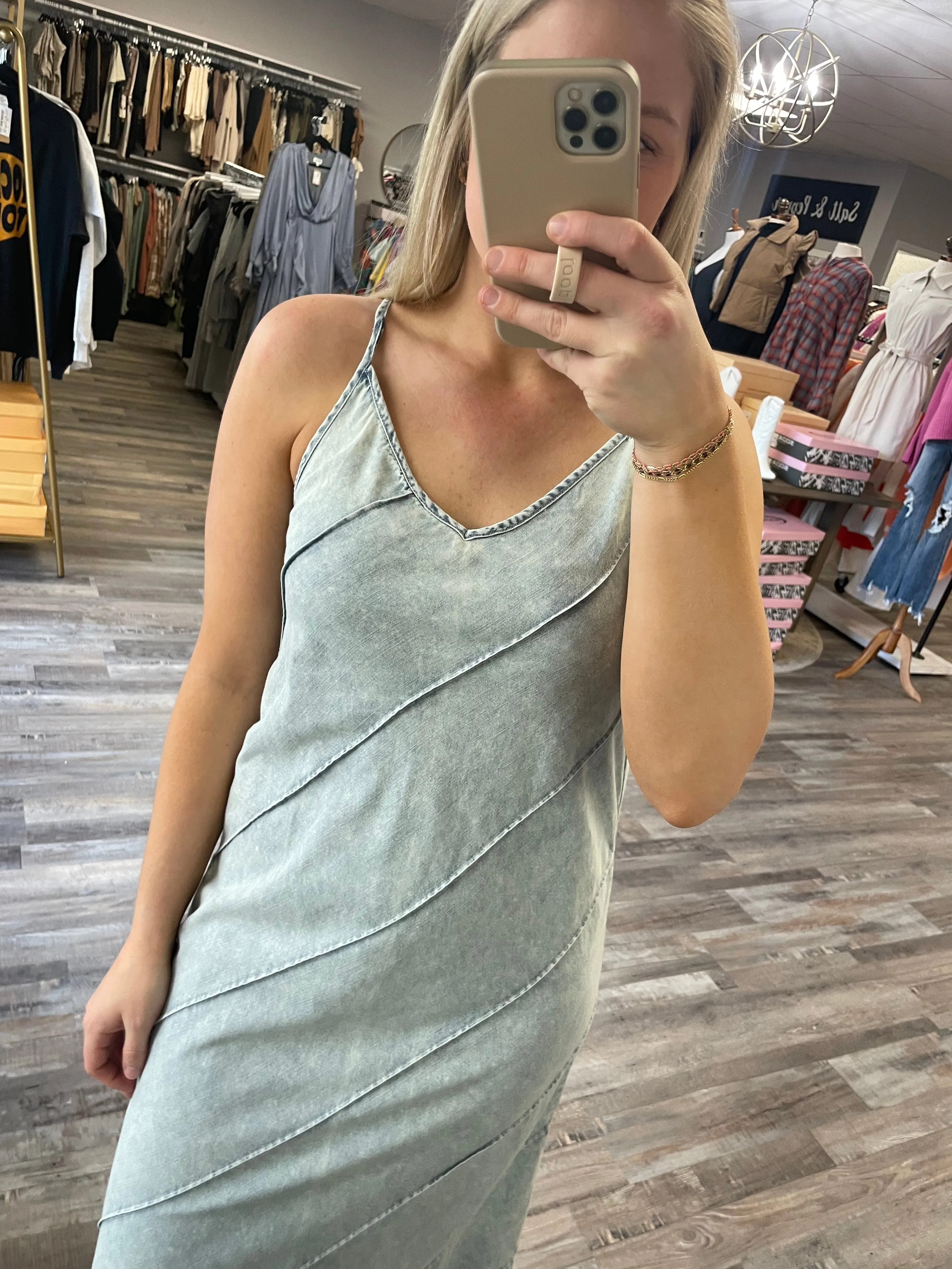 V-Neck Sleeveless Denim Maxi Dress - Light Wash