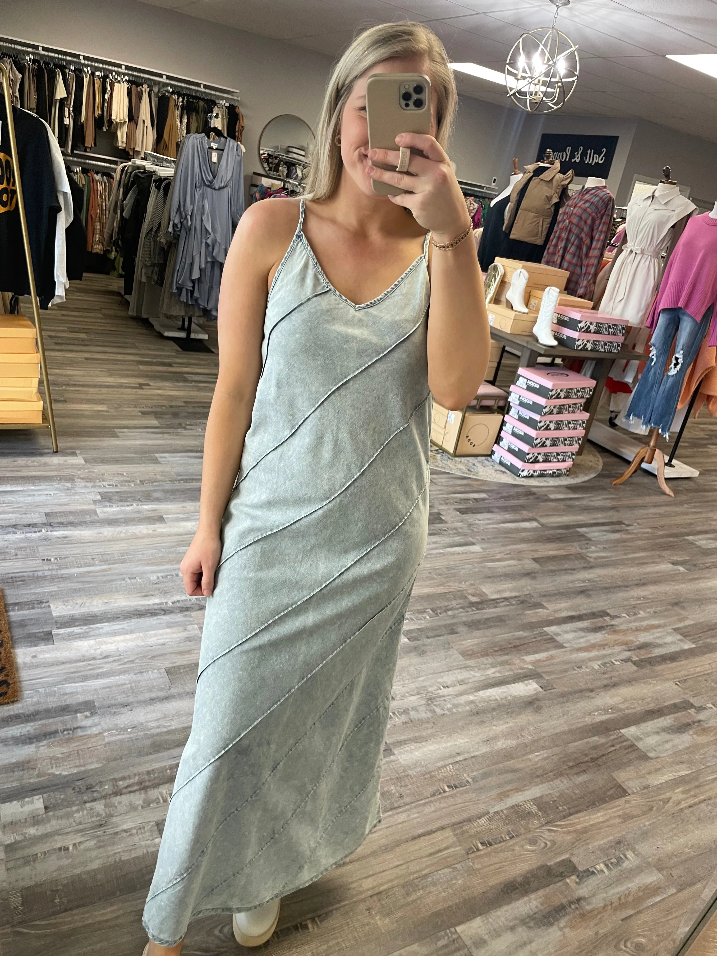 V-Neck Sleeveless Denim Maxi Dress - Light Wash